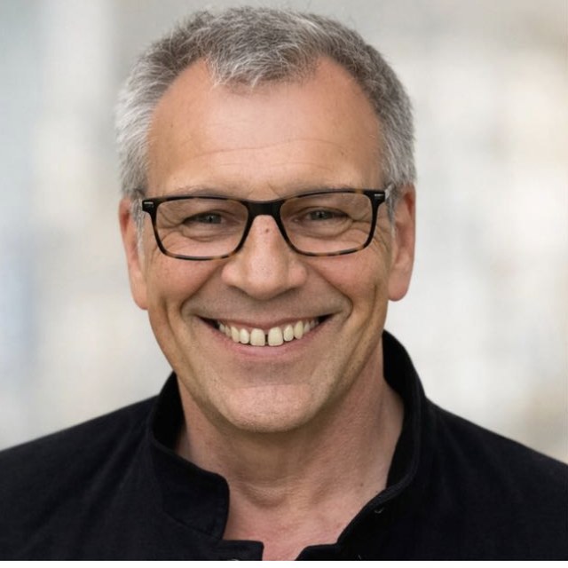 Porträt von Prof. Dr. Jörg Martens